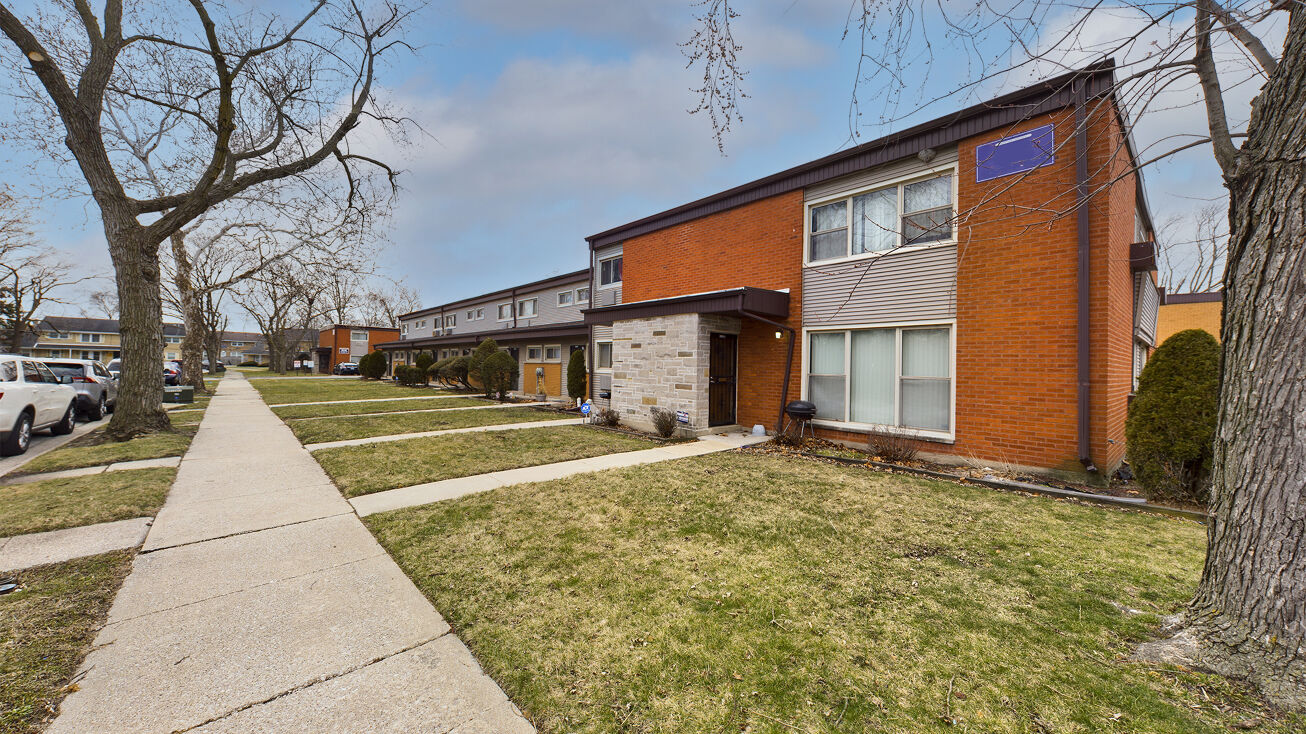 1450 E 154th Pl, Dolton, IL 60419