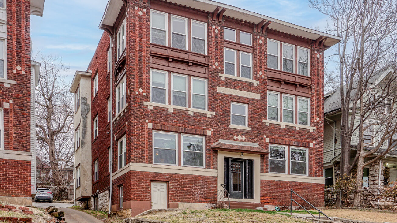 4220 Harrison St, Kansas City, MO 64110