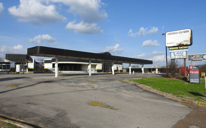 Pictures of Retail property located at 3030 University Dr NW, Huntsville, AL 35816 for sales - image #1
