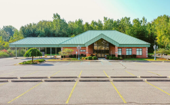 Pictures of Retail, Office property located at 37451 Ecorse Rd, Romulus, MI 48174 for sales - image #1