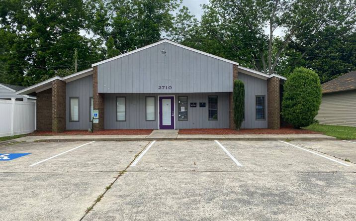 Pictures of Office property located at 2710 E 10th St, Greenville, NC 27858 for sales - image #1