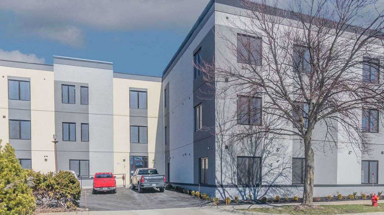 1300 Jefferson St, Des Plaines, IL 60016