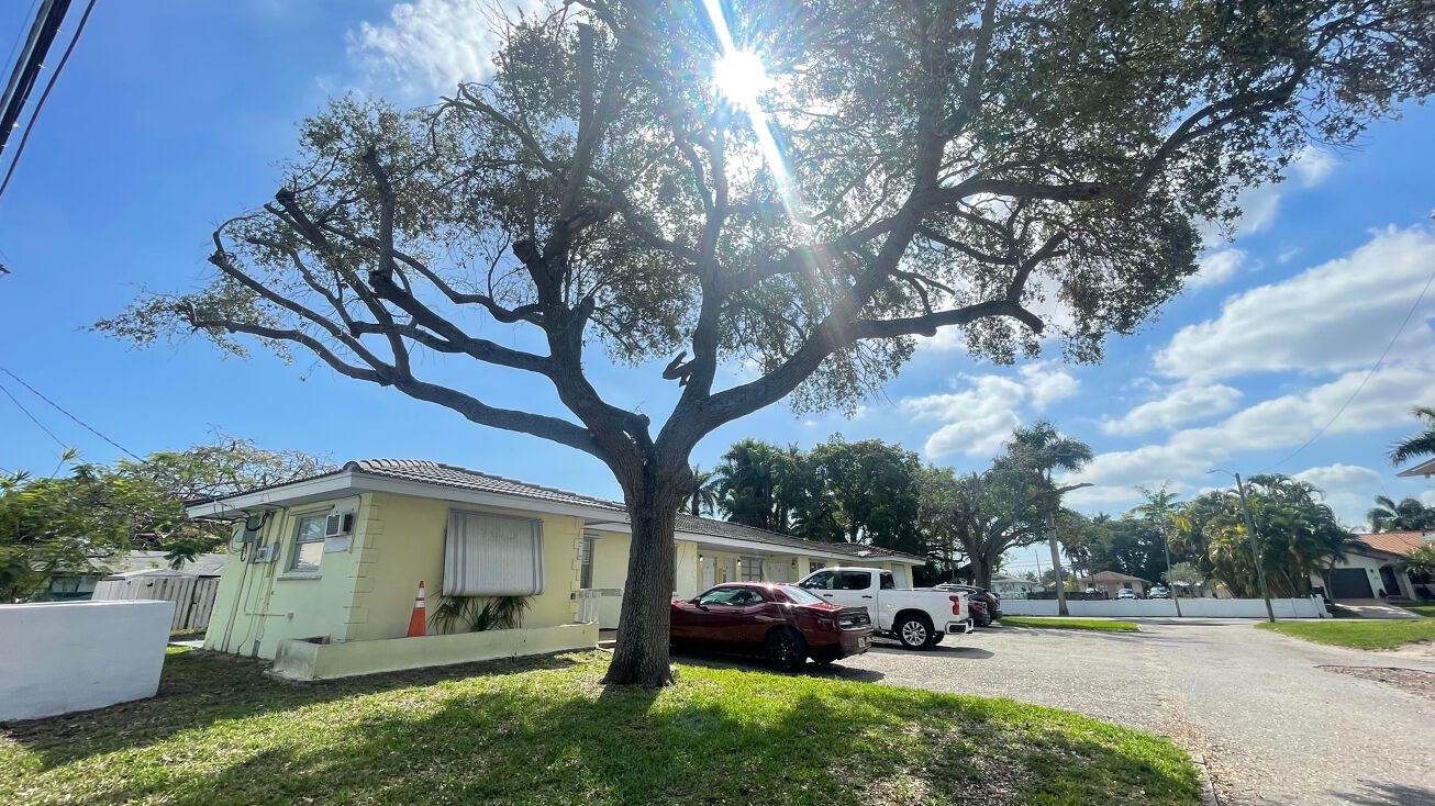 213 SE Park St, Dania Beach, FL 33004