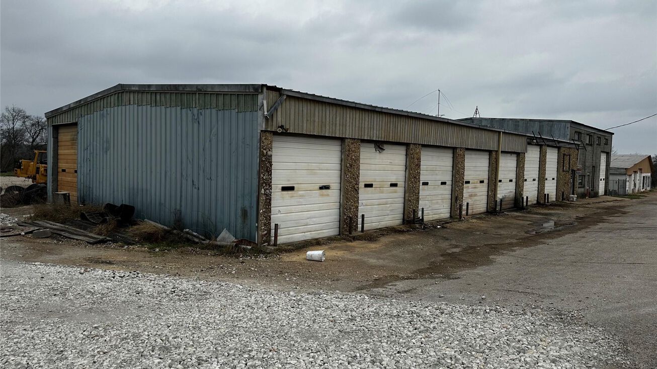 1606 S Main St, Cleburne, TX 76033