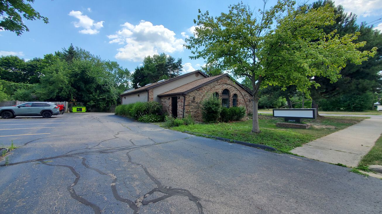 2627 Pontiac Lake Rd, Waterford Township, MI 48328