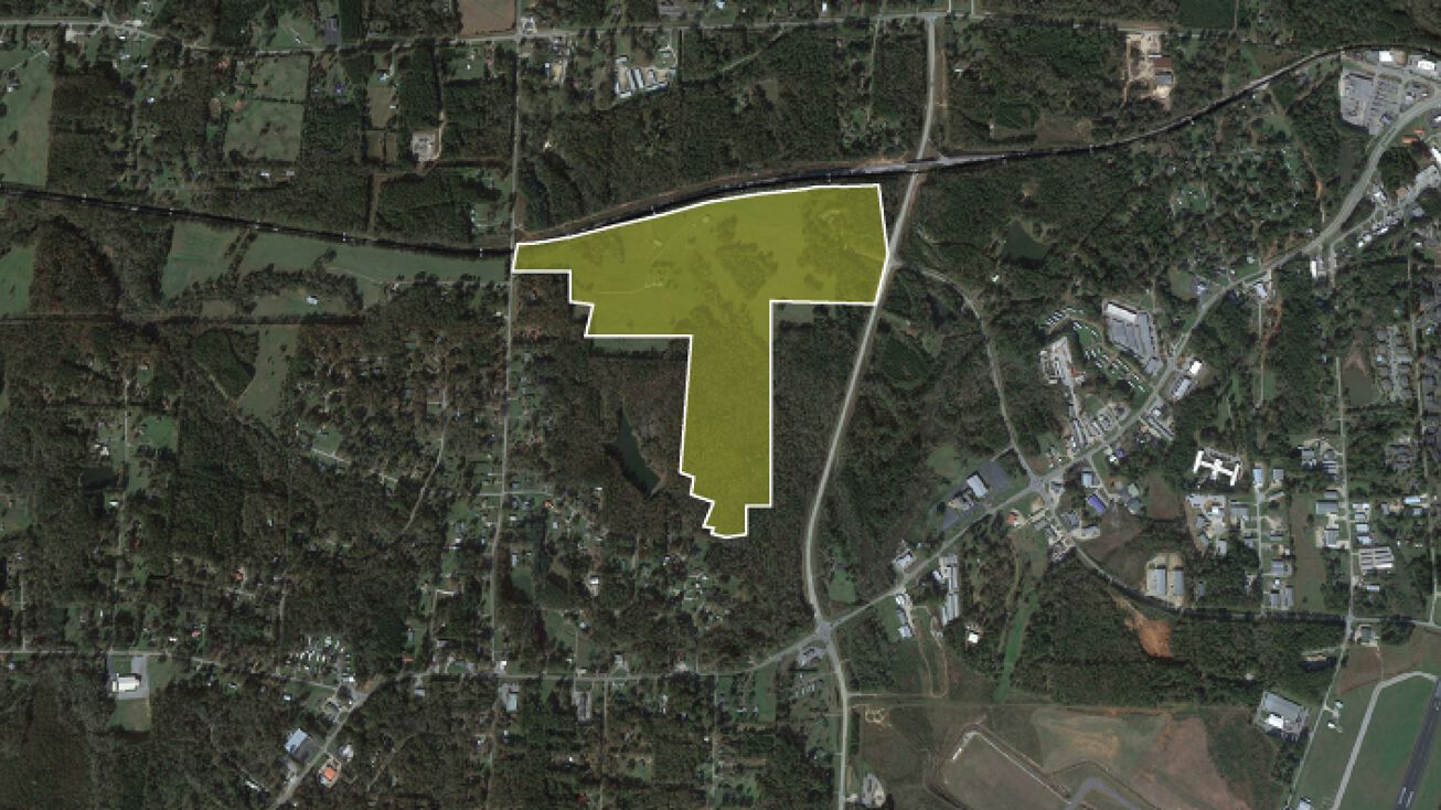 233 Fling Rd, LaGrange, GA 30240