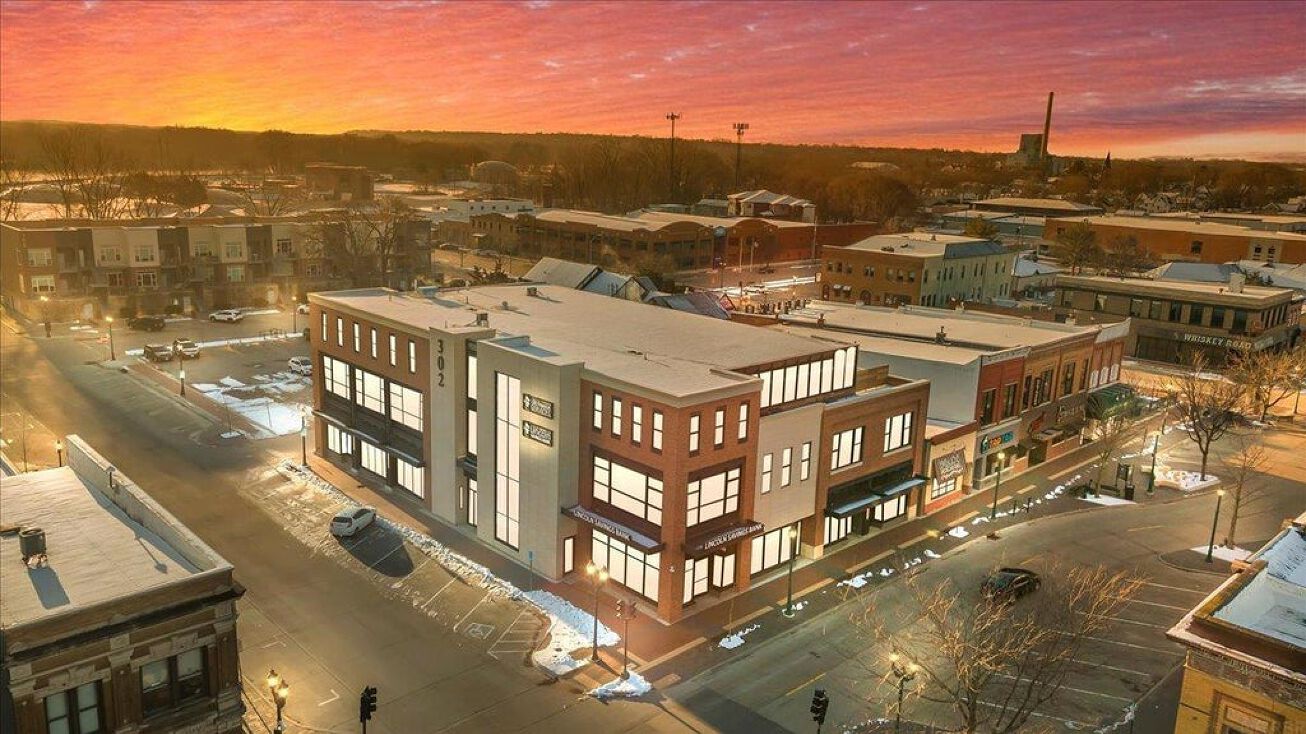 302 Main St, Cedar Falls, IA 50613