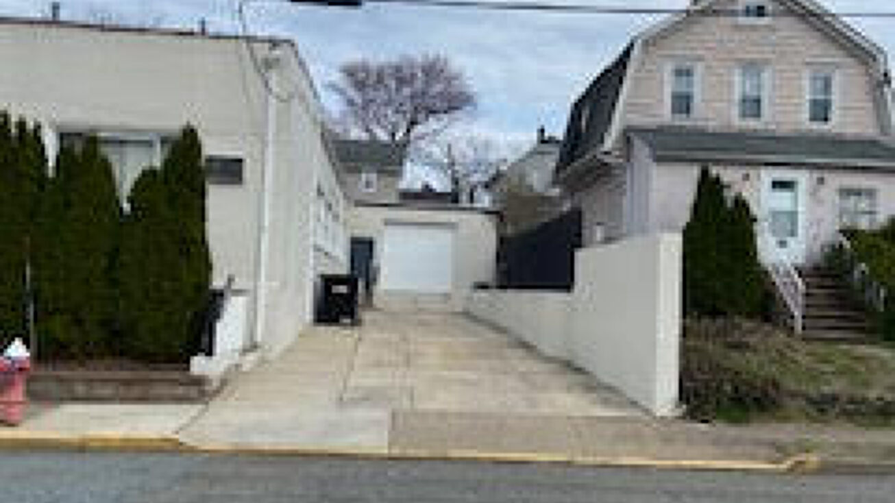 97105 West Shore Avenue, Dumont, NJ 07628