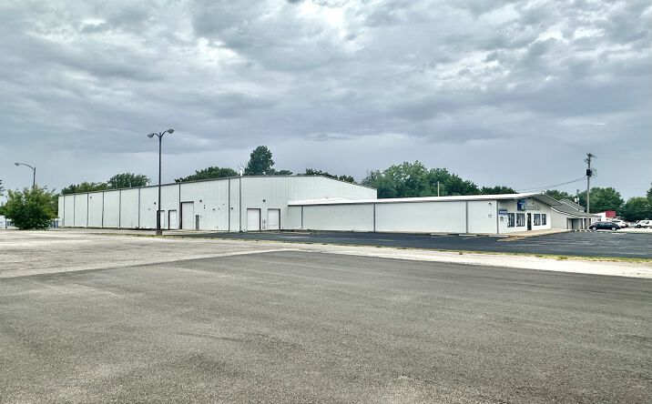 Pictures of Industrial, Mixed Use, Retail property located at 5571 N Main St Rd, Joplin, MO 64801 for sales - image #1