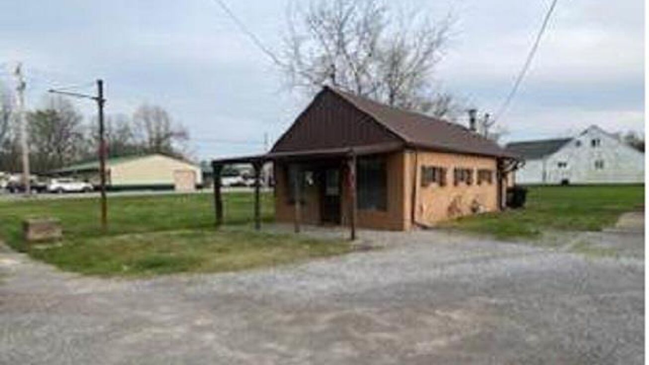 21434 Shawneetown Road, Thompsonville, IL 62890 Special Purpose