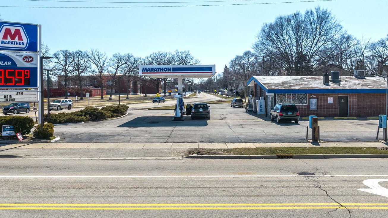 901 W Glen Flora Ave, Waukegan, IL 60085 Retail Property for Sale