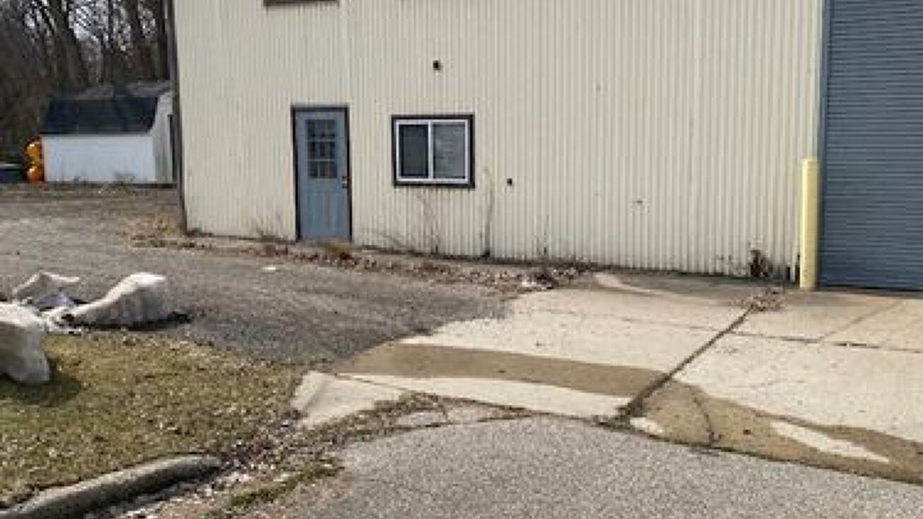 100 Main St, Saranac, MI 48881