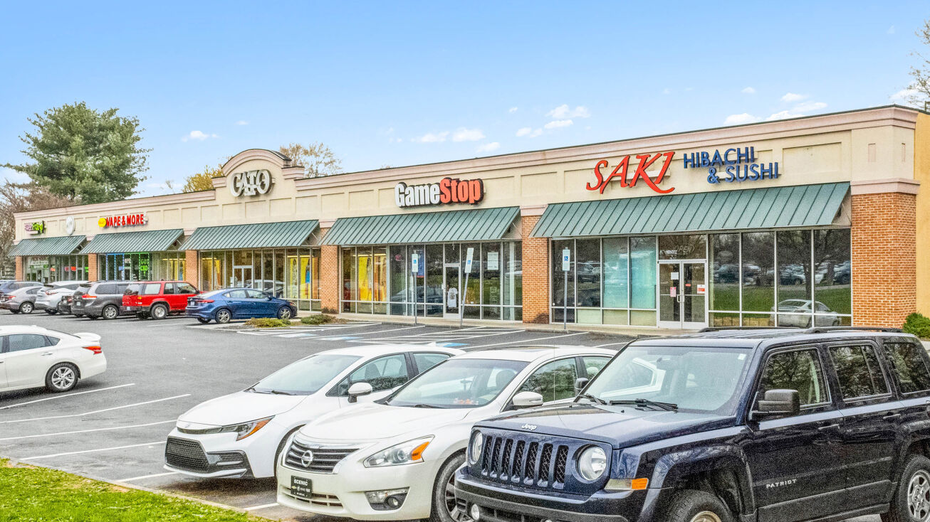 1448 Edgewood Dr, Mt Airy, NC 27030