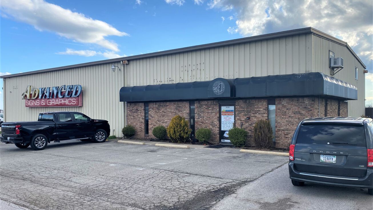 3939 E McGalliard Rd, Muncie, IN 47303