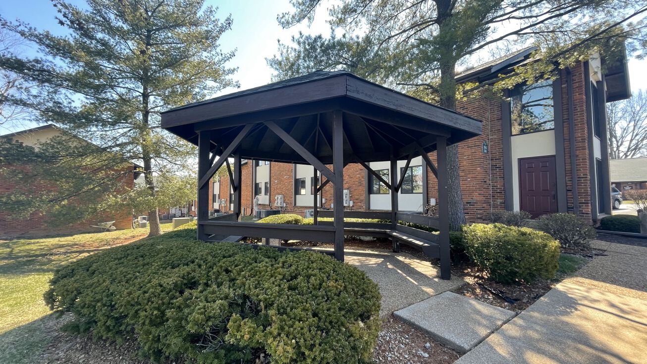 261 Clarkson Executive Pk, Ellisville, MO 63011