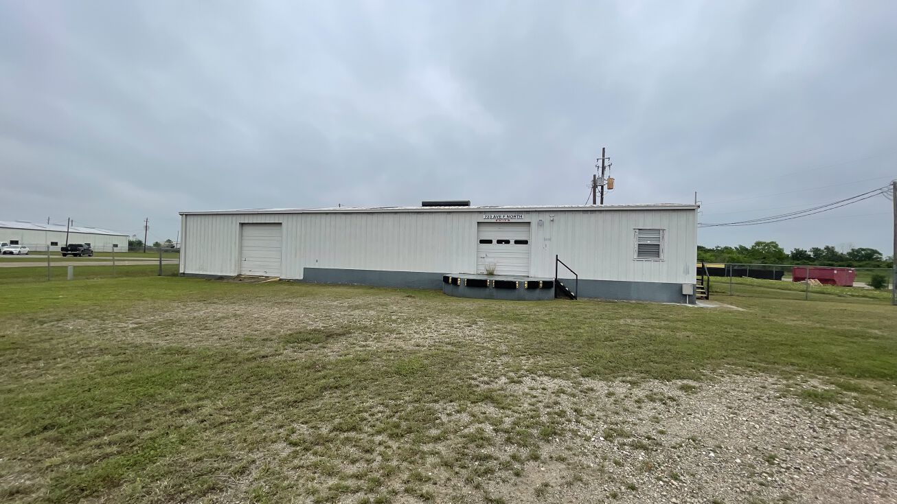 723 Avenue F, Bay City, TX 77414