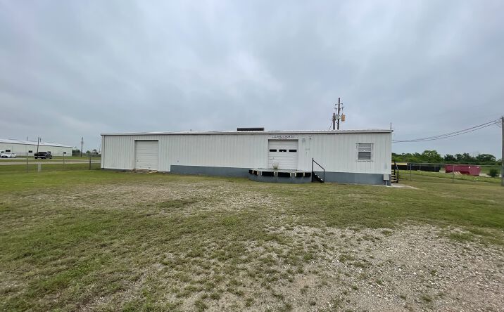 Pictures of Industrial property located at 723 Avenue F, Bay City, TX 77414 for sales - image #1