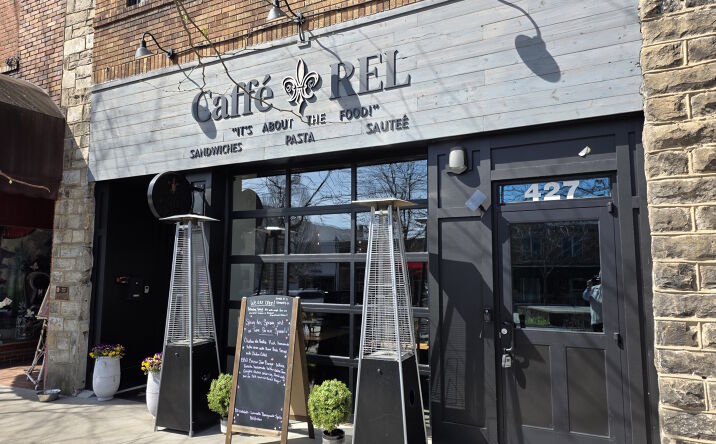 Pictures of Retail property located at 425 N Main St, Hendersonville, NC 28792 for sales - image #1