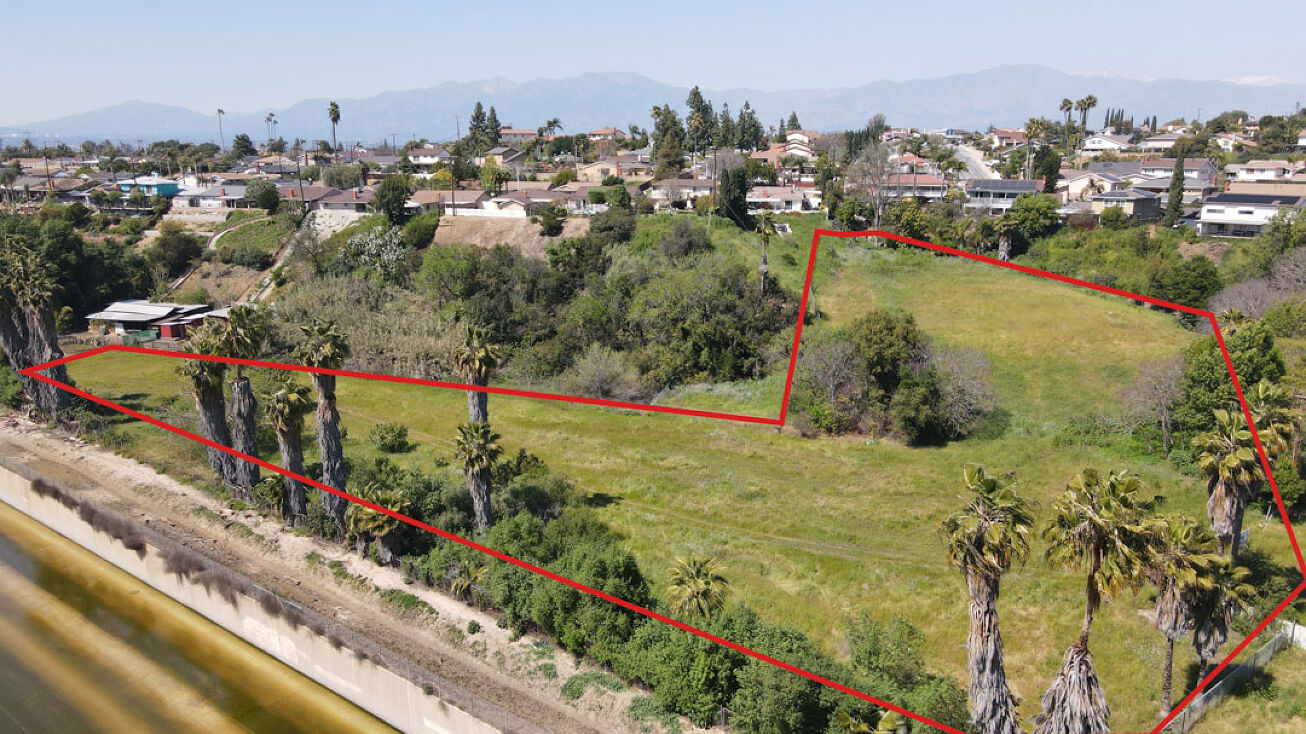 3rd Ave, Avocado Heights, CA 90601