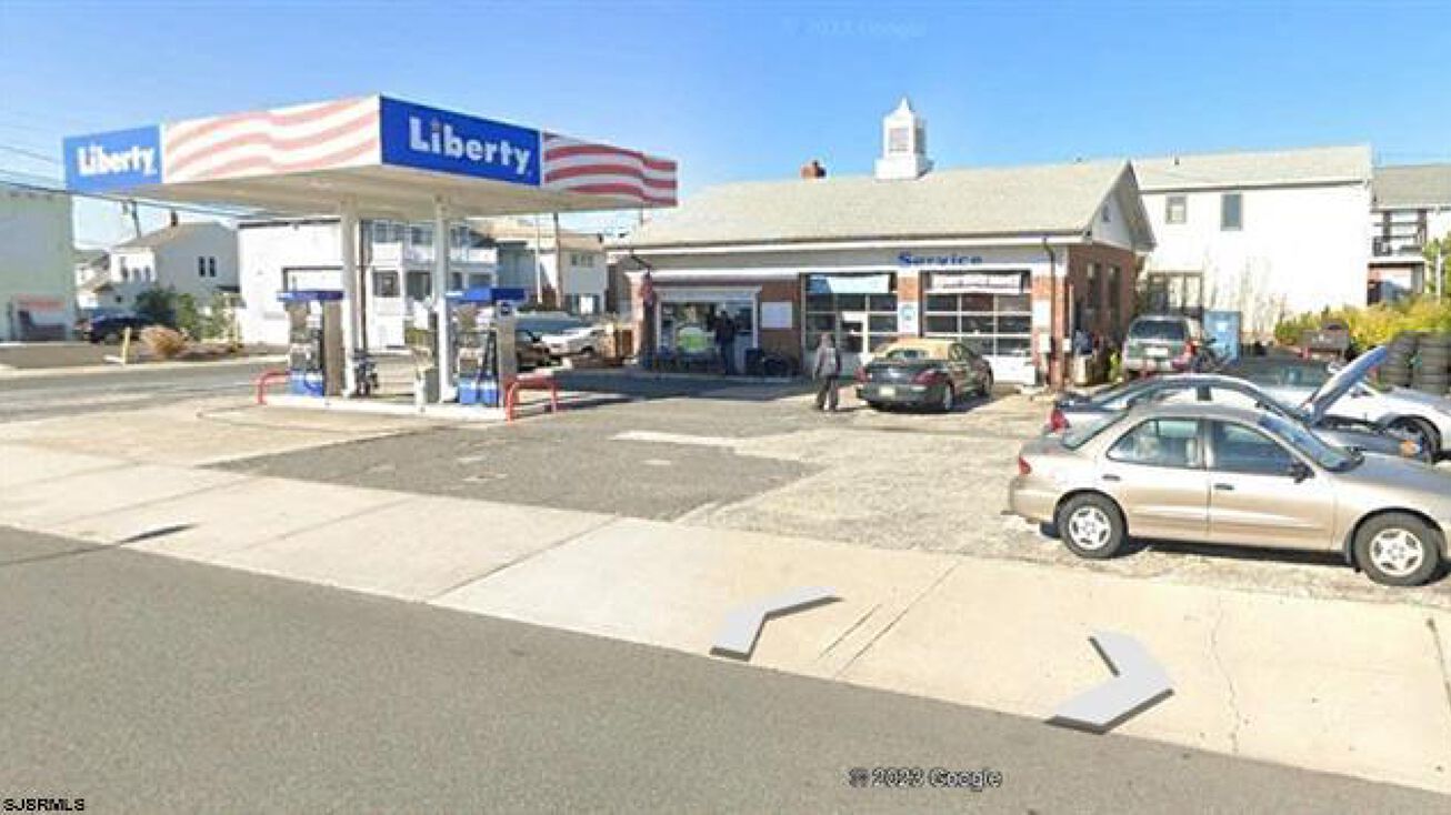 7901 Ventnor Ave, Margate City, NJ 08402