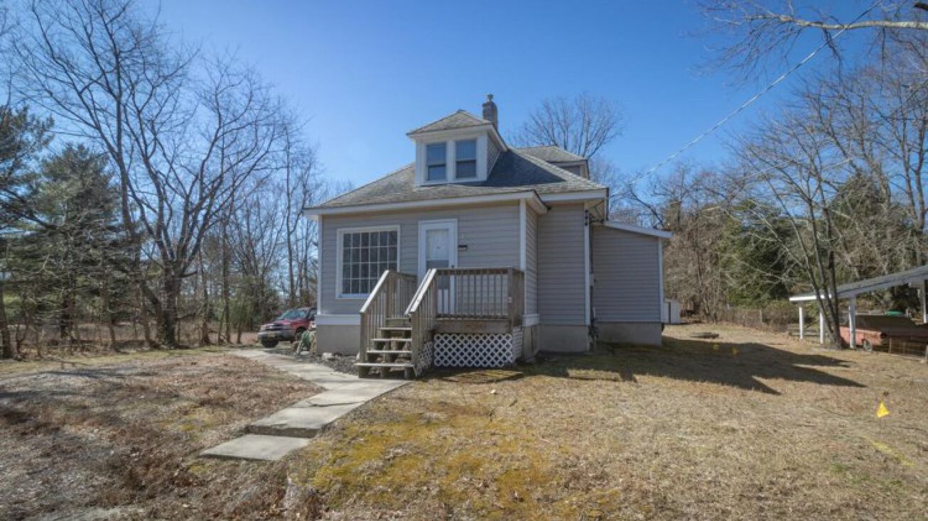 11 N Atlantic Ave, Winslow Township, NJ 08089