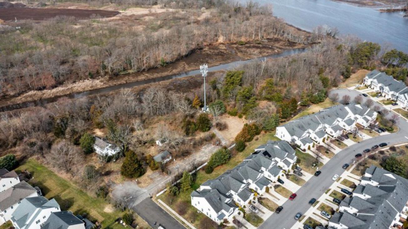 100 Wave Rd, Mount Laurel Township, NJ 08054