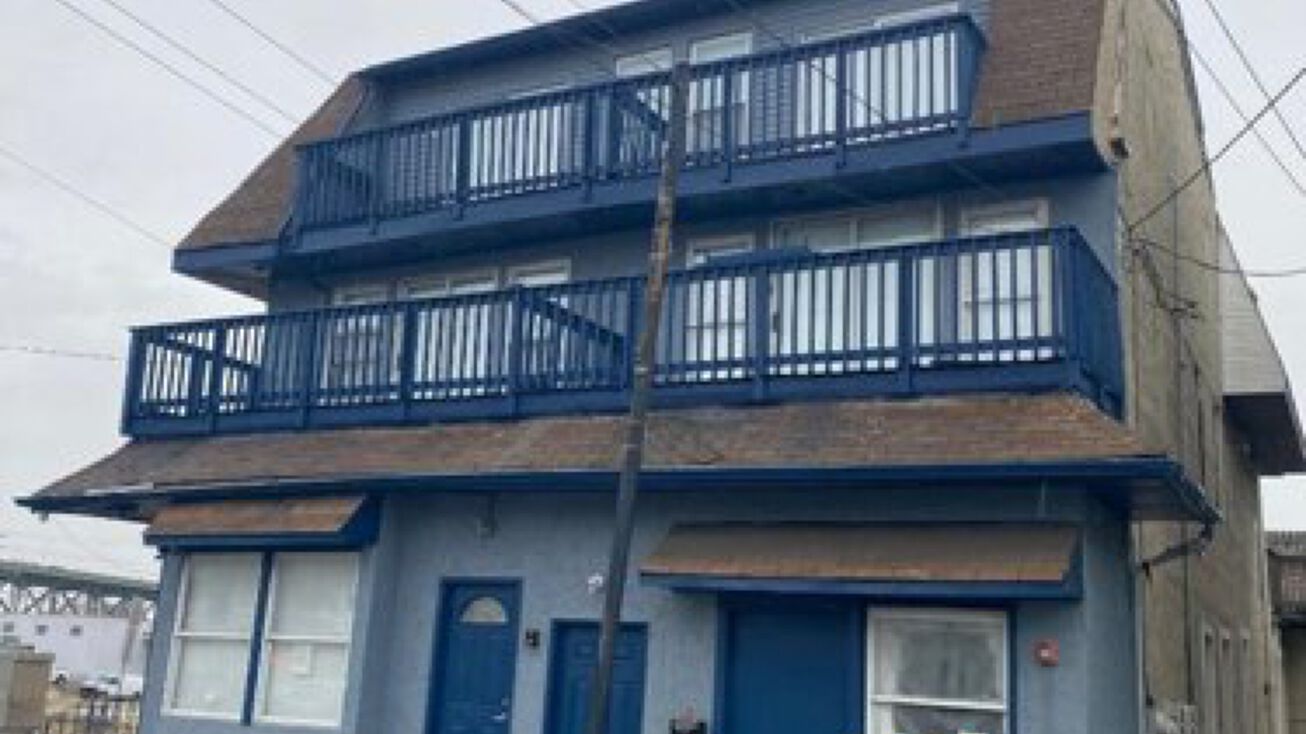 Pictures of Multifamily property located at 242 N Broadway, Gloucester