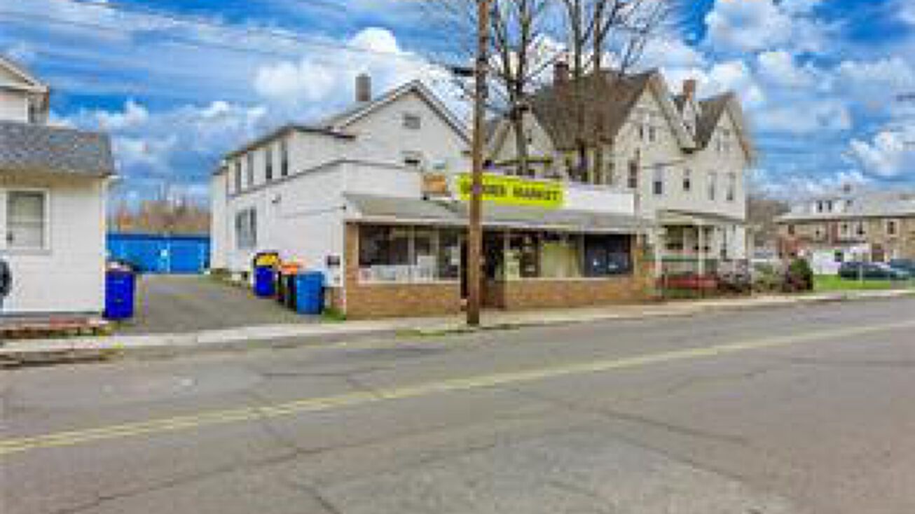 398 Center St, Meriden, CT 06450