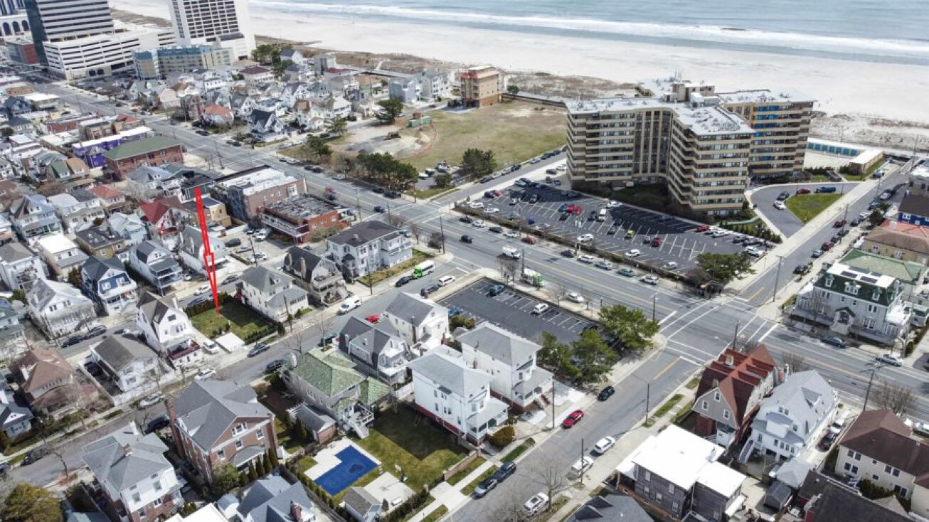 45 S Laclede Ave, Lower Chelsea, NJ 08401