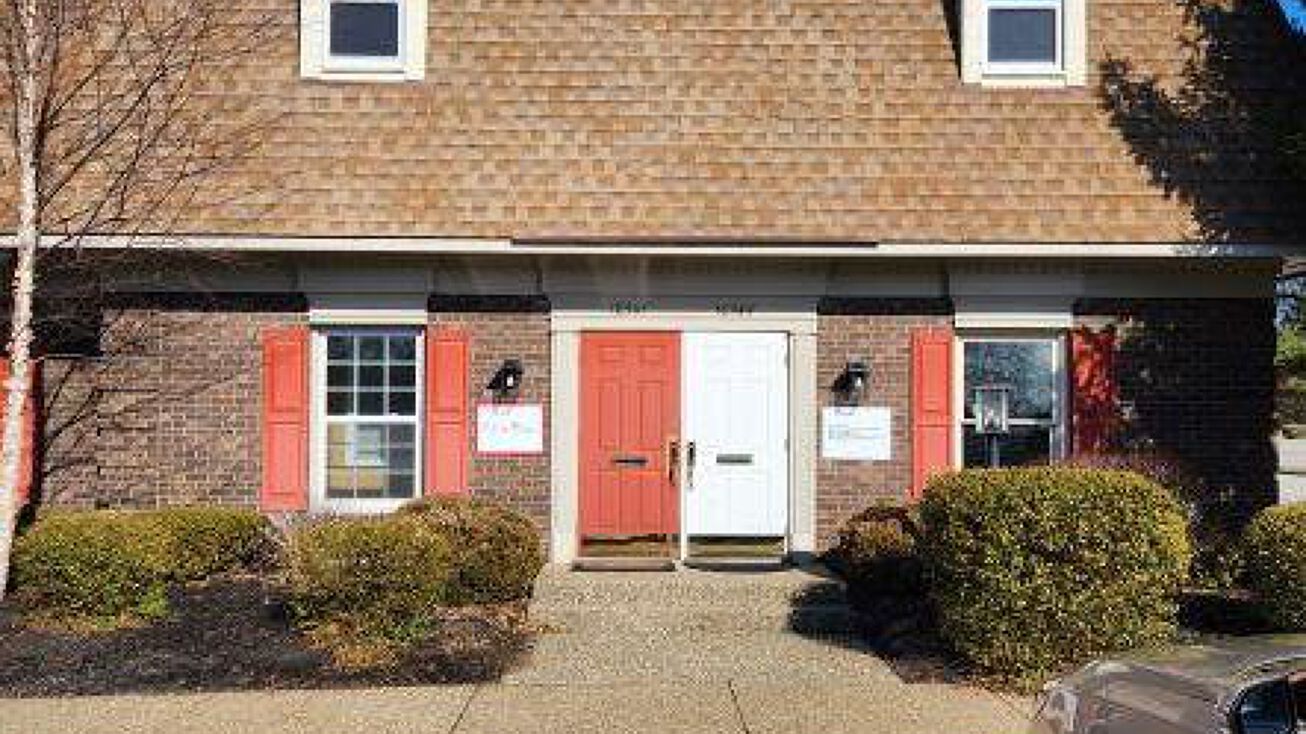 10347 Linn Station Rd, Louisville, KY 40223