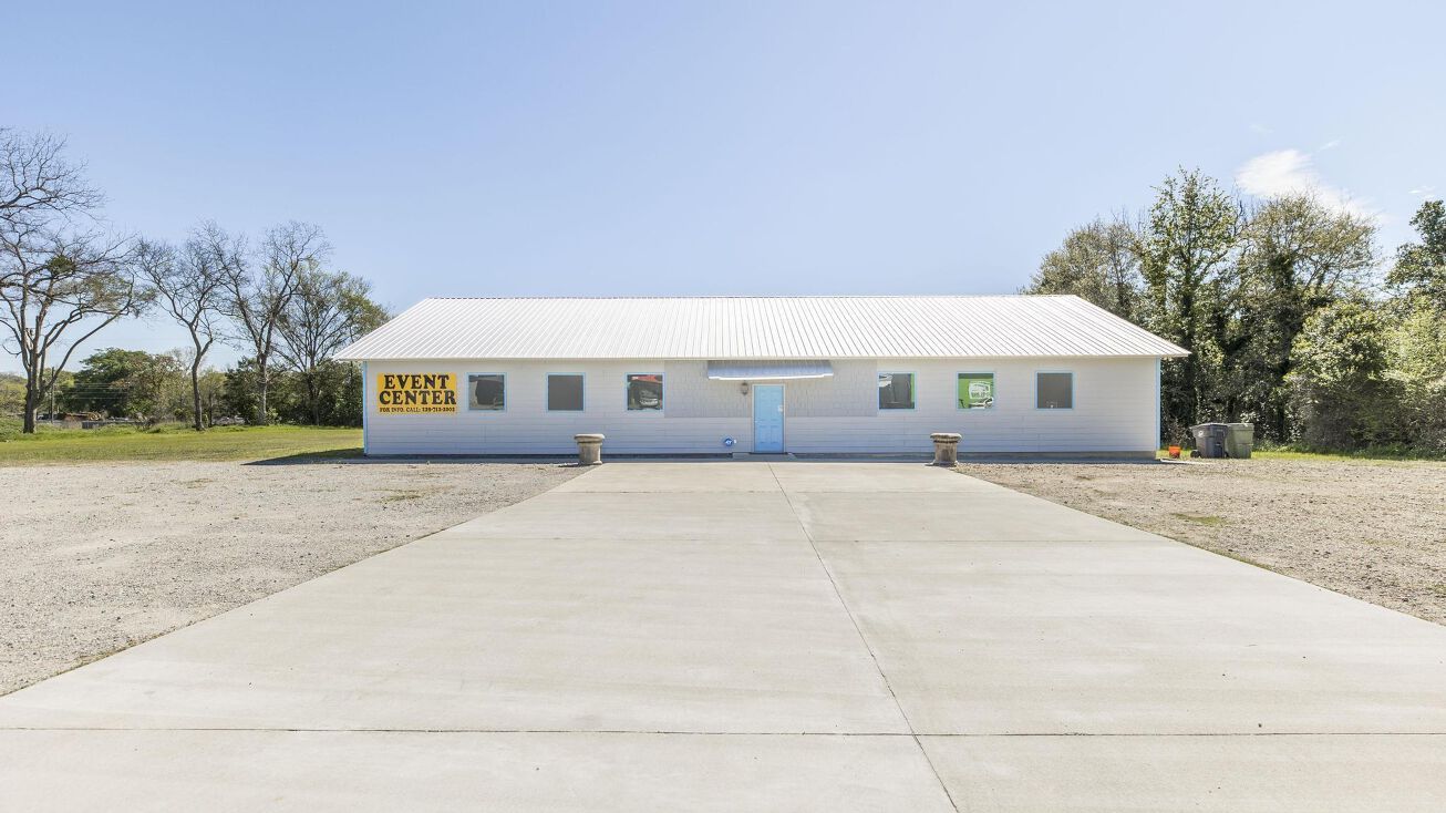 139 South Jackson Street, Hawkinsville, GA 31036