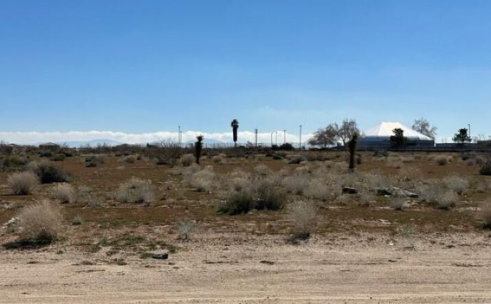 Pictures of Land property located at 0 Sierra Road, Victorville, CA 92392 for sales - image #1