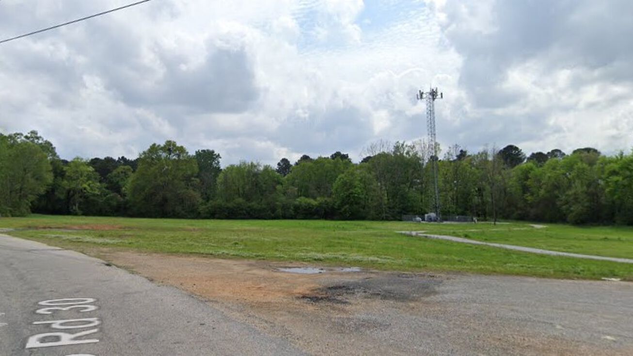 5th St, Northport, AL 35476