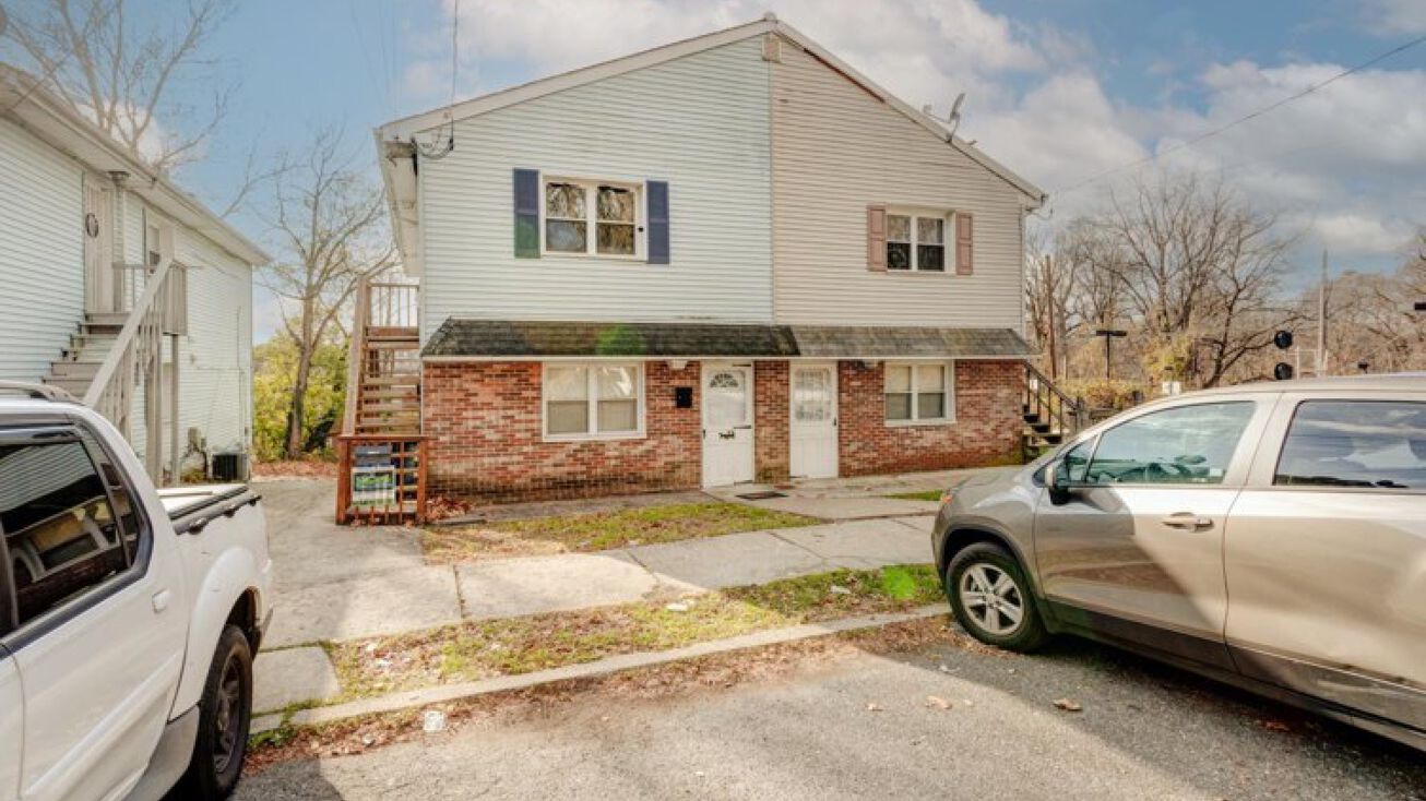 202 Robbins St, Philadelphia, PA 19111