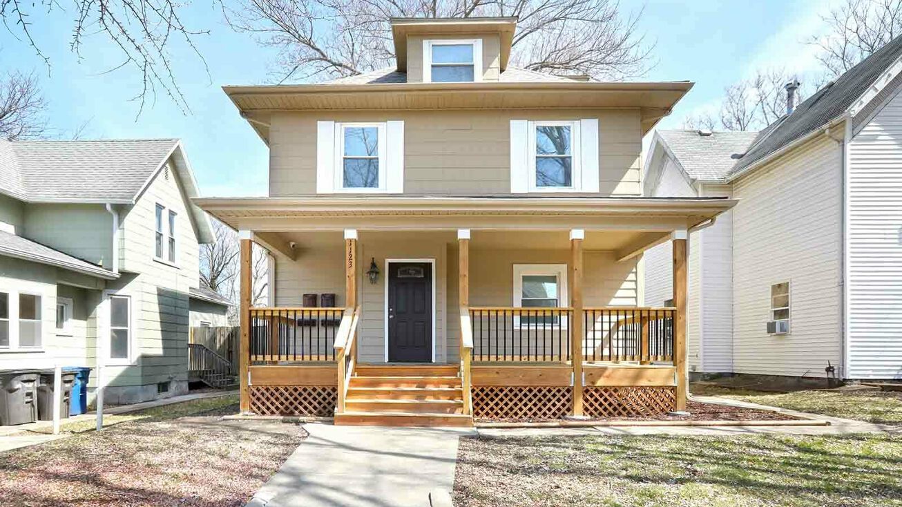1123 24th St, Des Moines, IA 50311