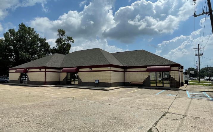 Pictures of Office property located at 1702 N Burnside Ave, Gonzales, LA 70737 for sales - image #1