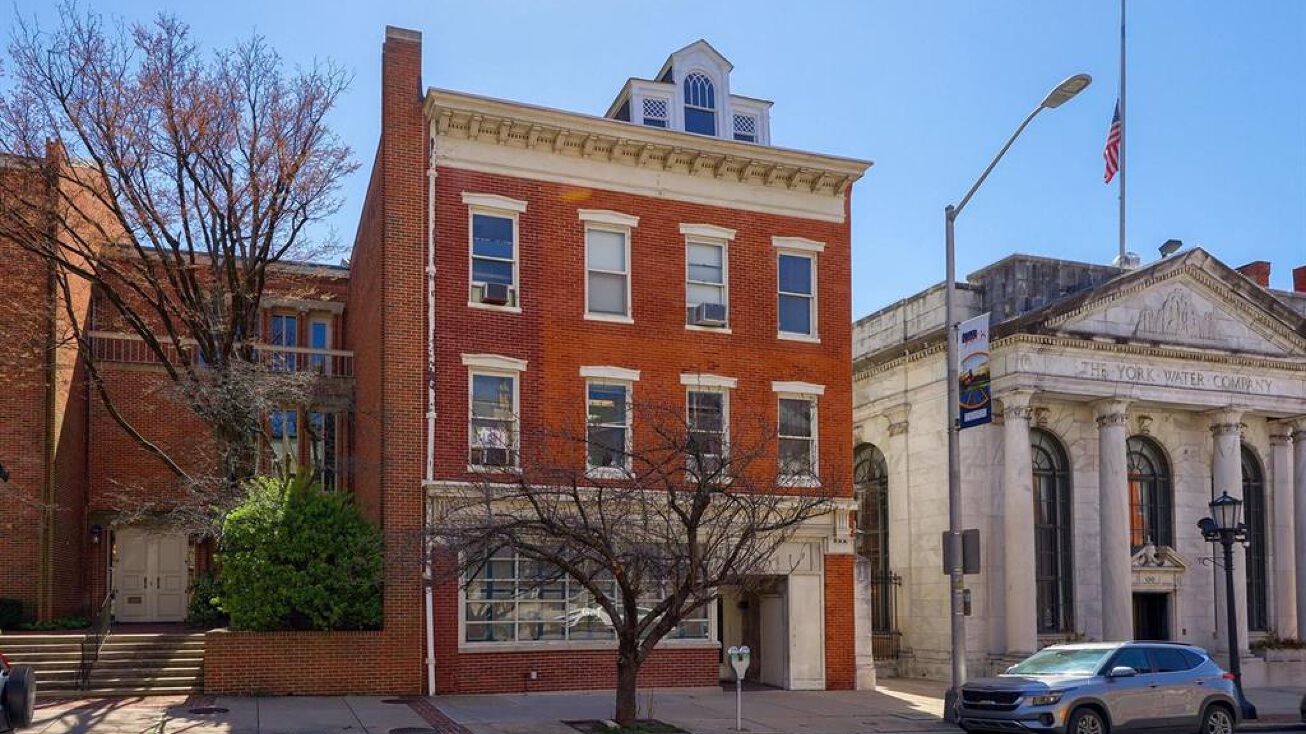 138 E Market St, York, PA 17403 Office Property for Sale 138 E