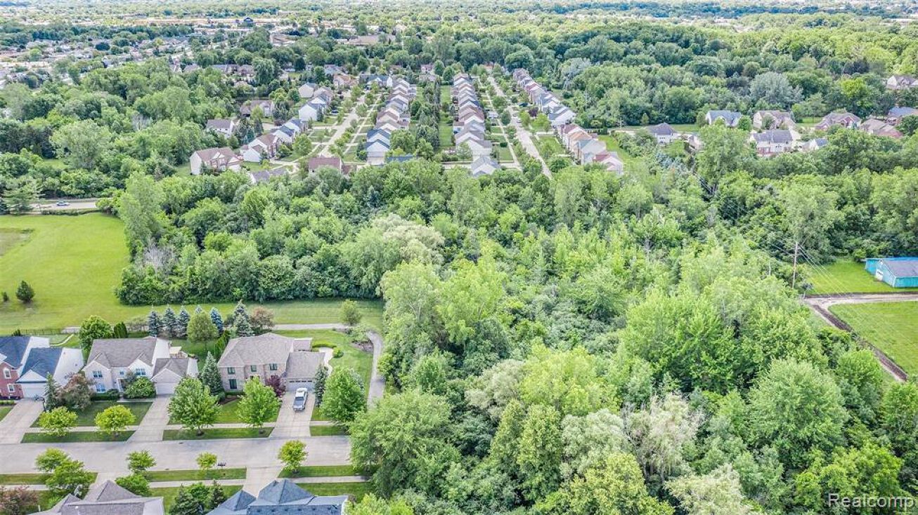 38505 Dequindre Rd, Troy, MI 48083 | Crexi.com