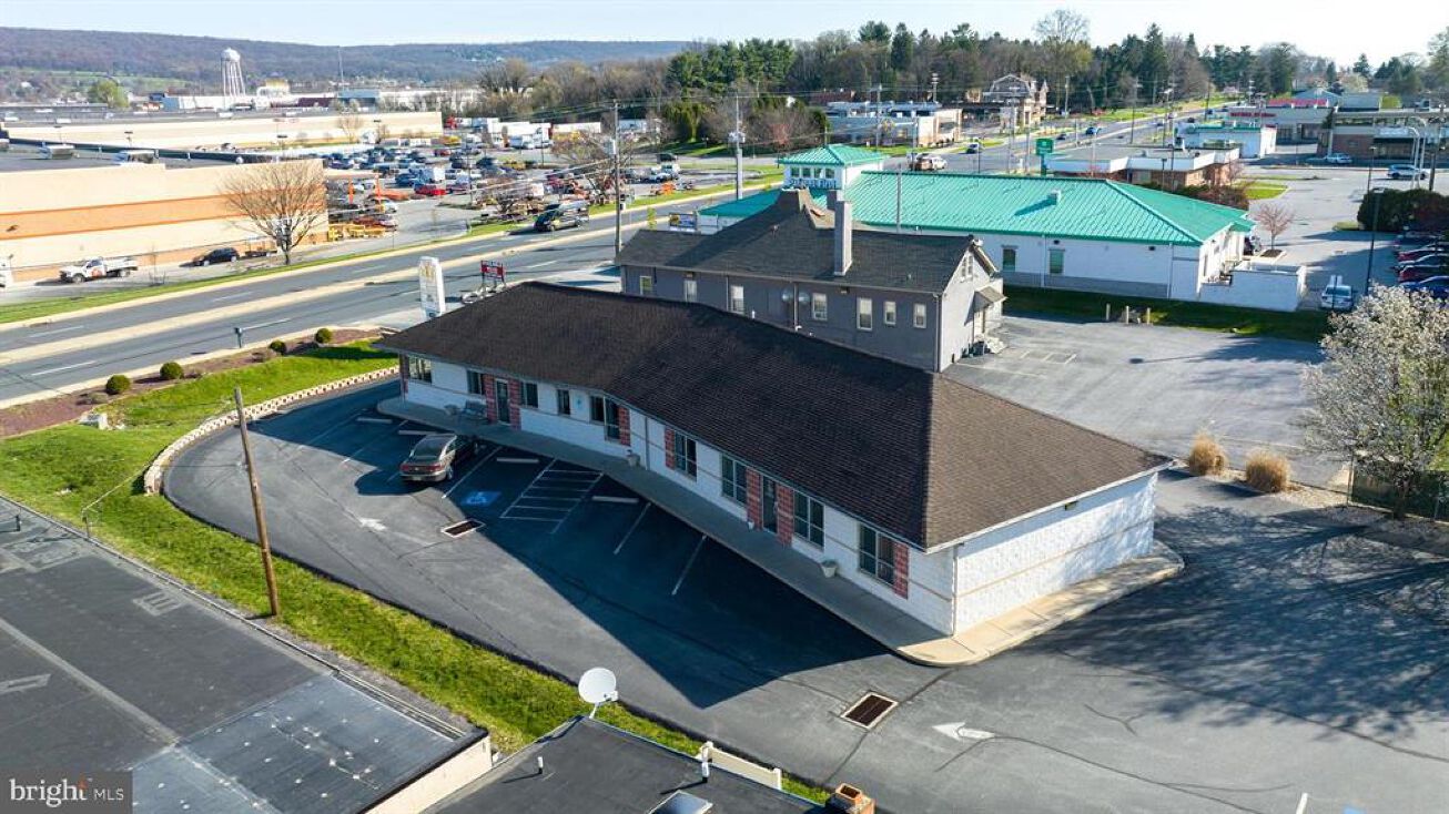 2910 E Market St, East York, PA 17402