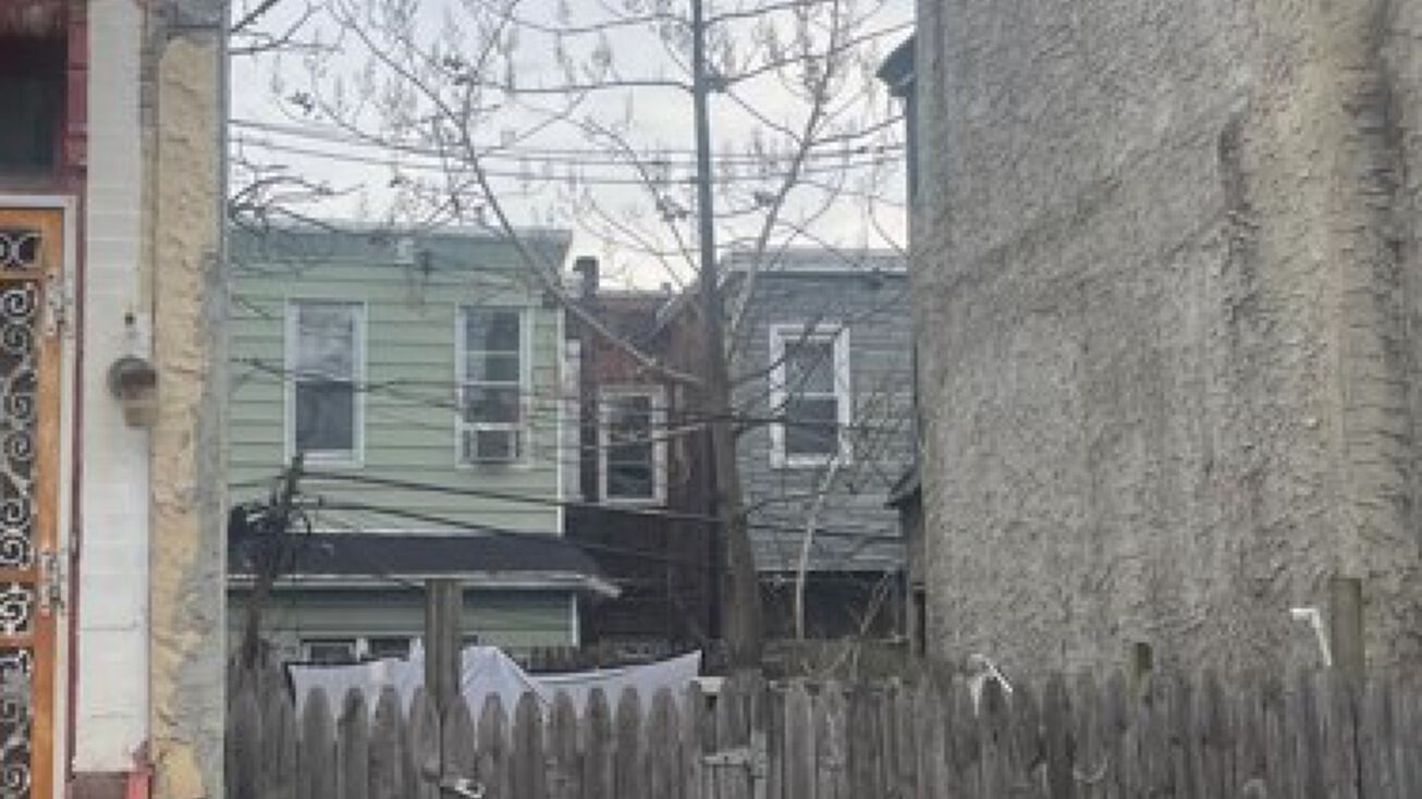 2547 N Gratz St, Philadelphia, PA 19132