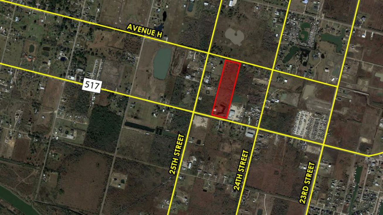 2454 Fm 517 Road East, Dickinson, TX 77539