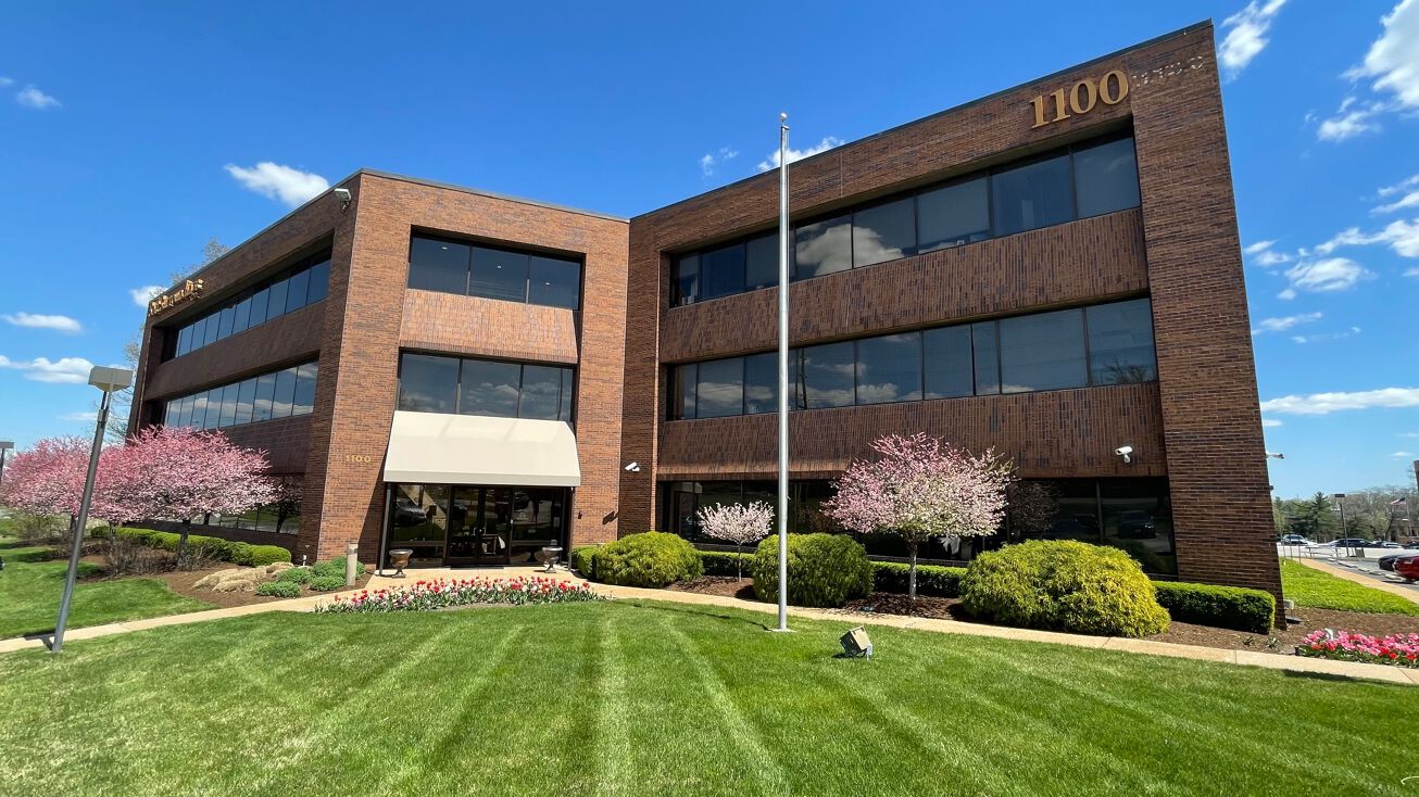 1100 N Lindbergh Blvd, St. Louis, MO 63132
