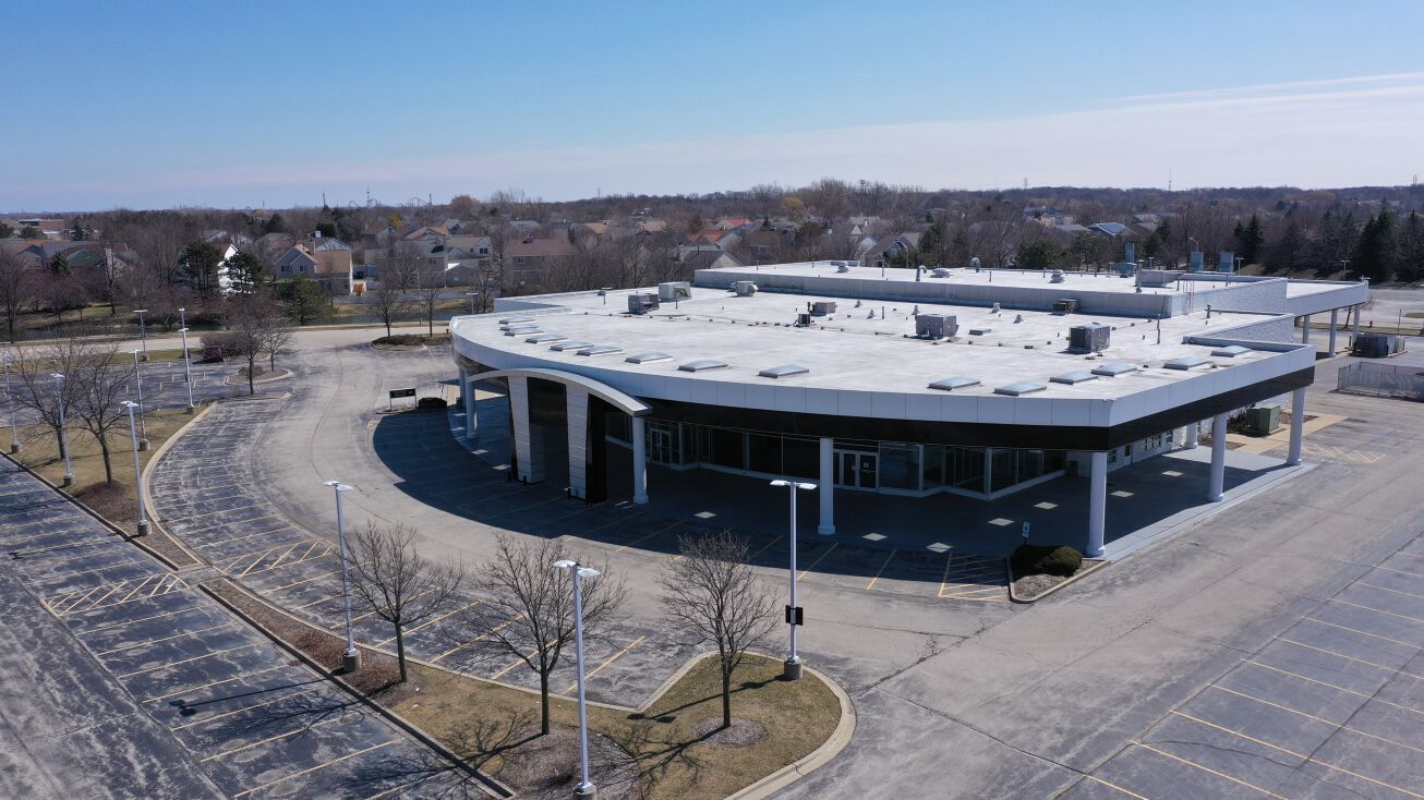 7225 W Grand Ave, Gurnee, IL 60031