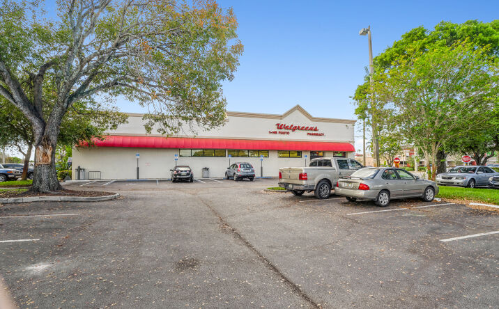 Pictures of Retail property located at 7150 W Atlantic Blvd, Margate, FL 33063 for comps - image #1