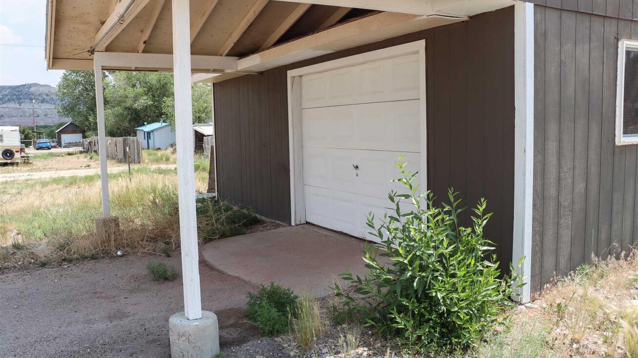 257 Main St, La Barge, WY 83123