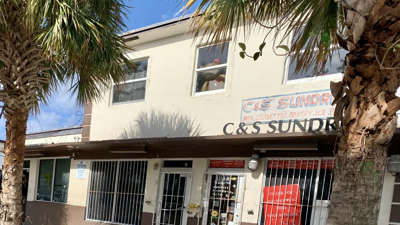 1813 N Tamarind Avenue, West Palm Beach, FL 33407