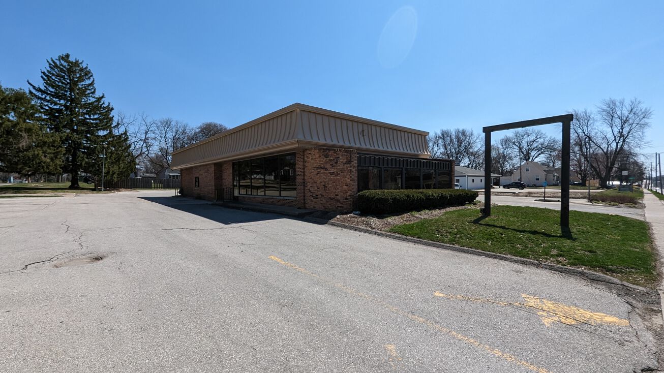 4105 SW 9th St, Des Moines, IA 50315 Retail Property for Sale 4105