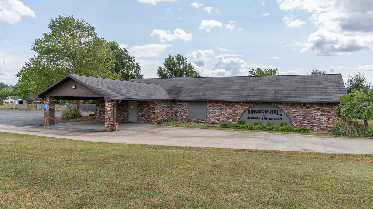 1156 W Main St, Booneville, AR 72927