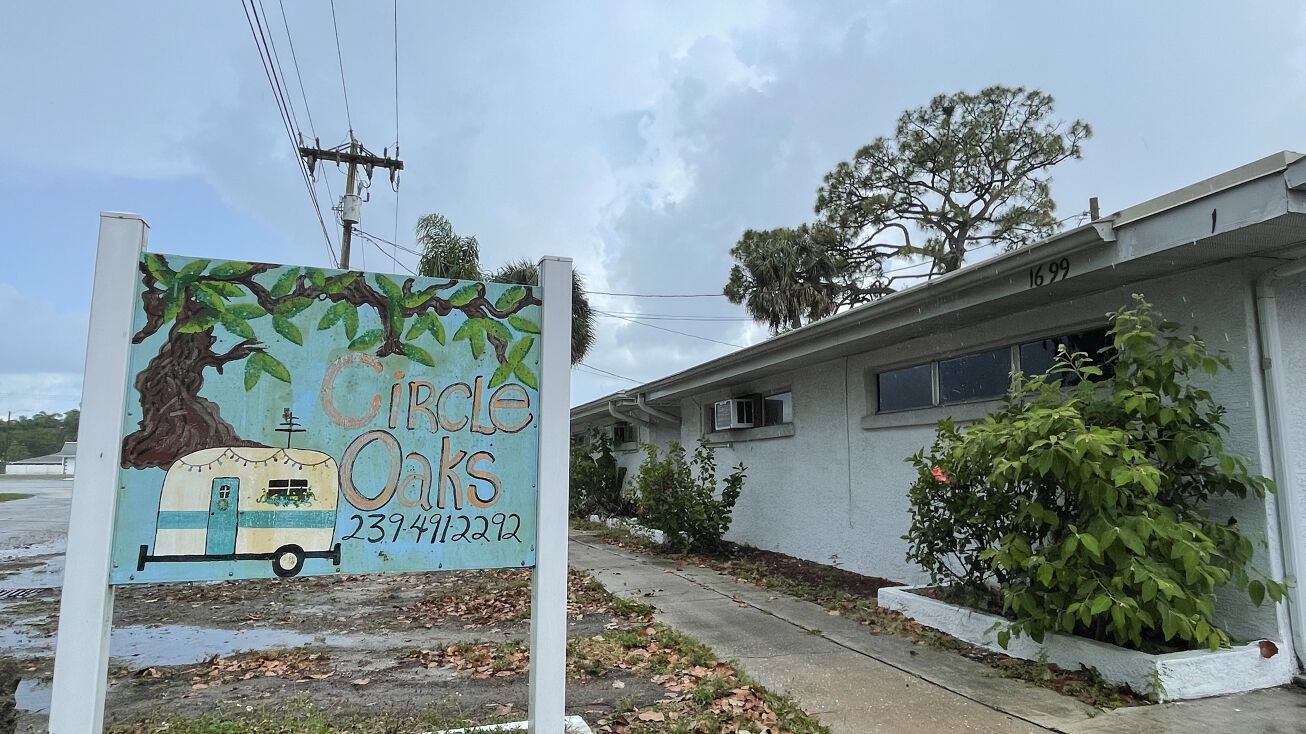 1699 Ixora Dr, North Fort Myers, FL 33917