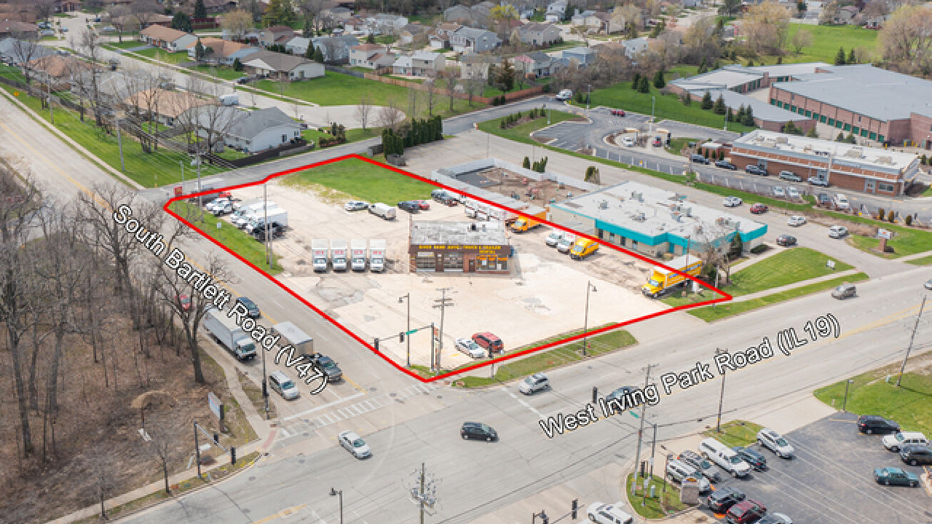 1000 S Bartlett Rd, Streamwood, IL 60107